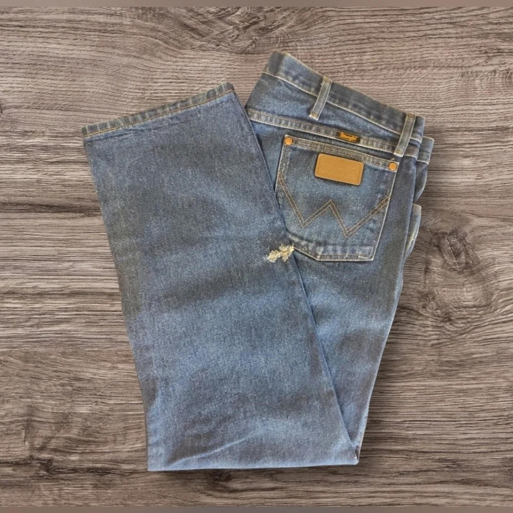 Wrangler Blue Relaxed Fit Jeans Size 42x30